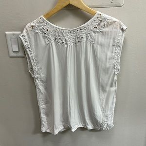 White Flower embroidered shirt